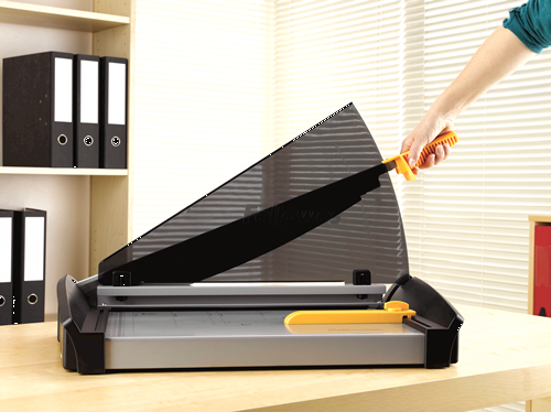 Plasma A3 Guillotine__Autoclamp closed hand.png
